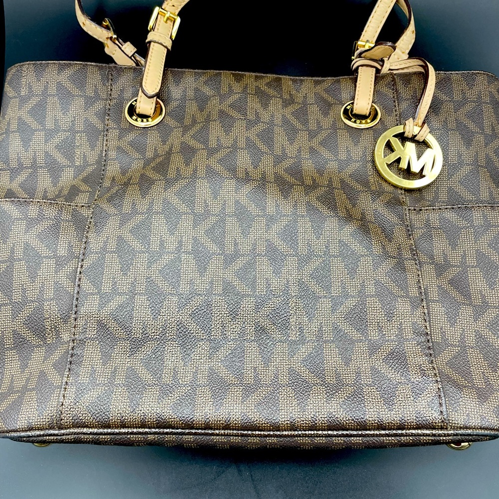 Michael Kors Signature Tote EUC
